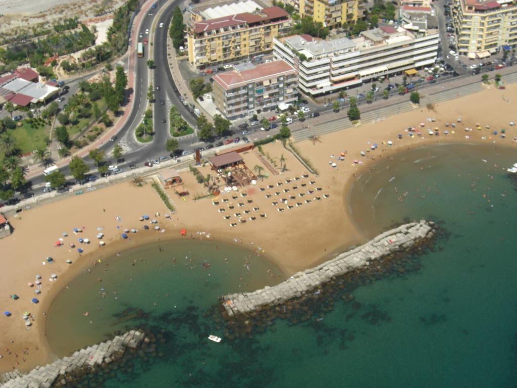 Affitti Brevi- Mediterraneo Crotone Buitenkant foto